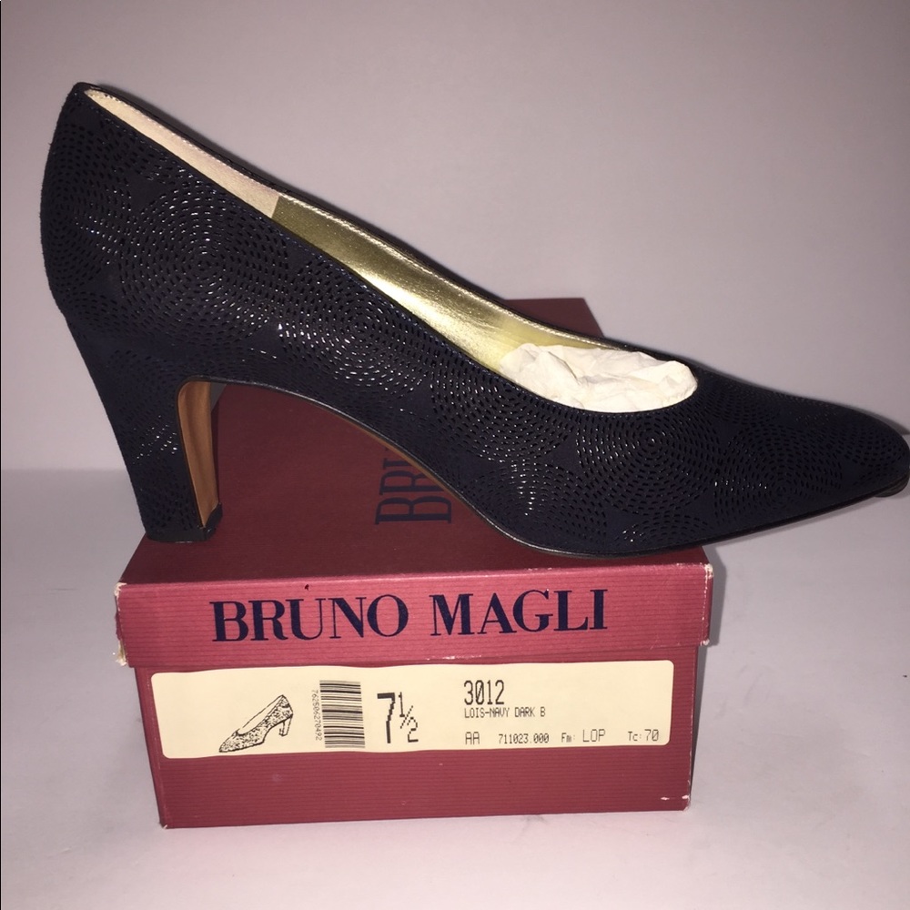 Bruno Magli medium heel